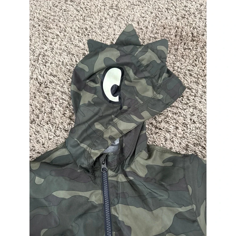 GAP size windbreaker
